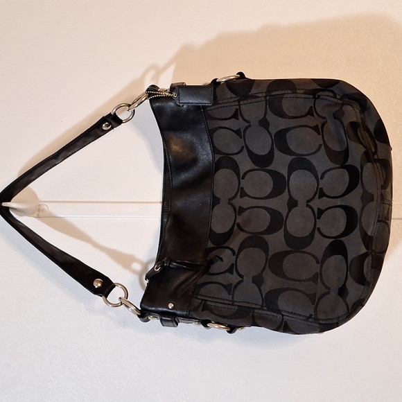 Coach Handbags - Coach Grey and black shoulder bag L0967-F14709